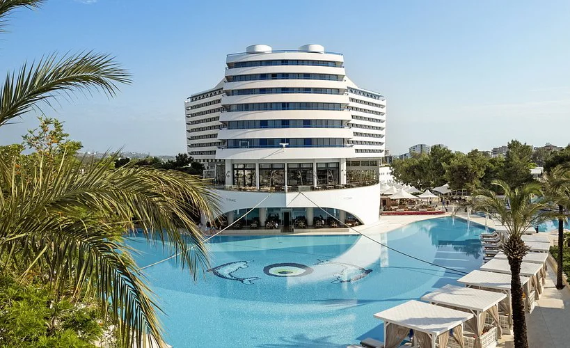 هتل تایتانیک دلوکس لارا آنتالیا