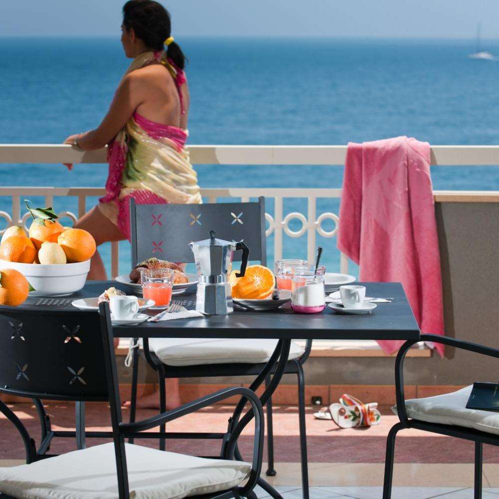 هتل سمیرا وان – Hotel semira Van