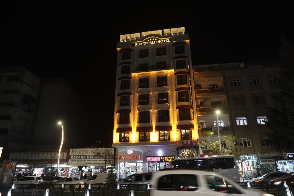 هتل روا ورلد وان – Rua World Hotel Van