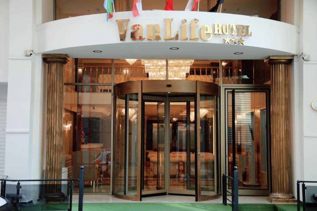 هتل وان لایف – Van Life Hotel