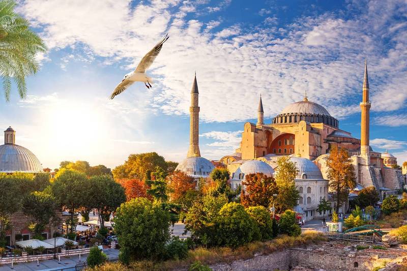 قیمت تور 10 روزه استانبول